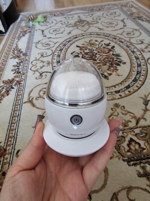 Aparat masaj facial si curățare ten