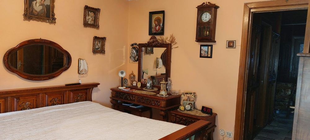 Vând apartament cu 3 camere — fotografia 1