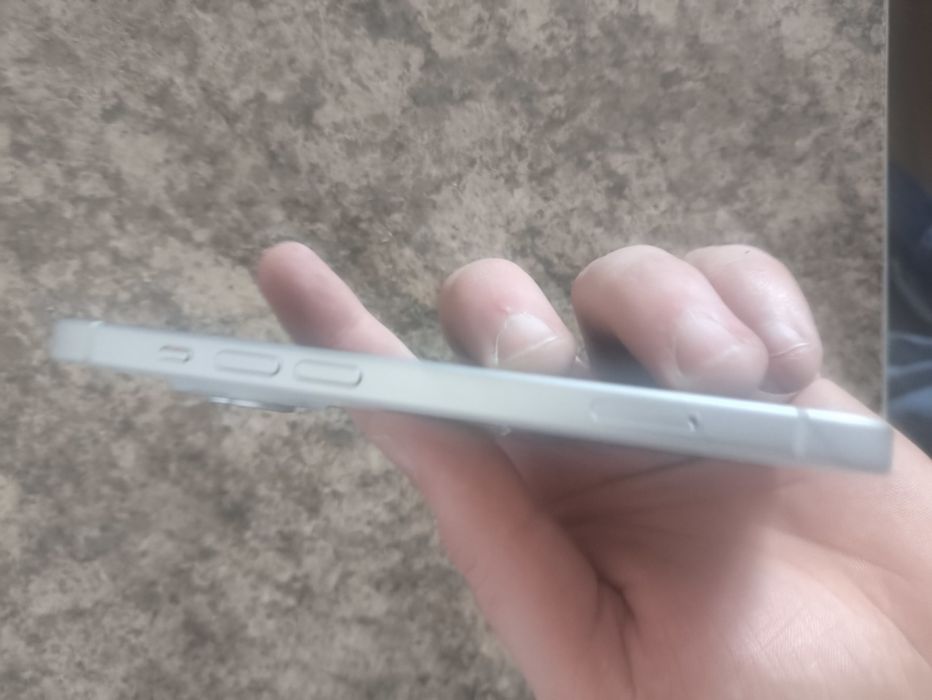Iphone 15 в идеальном состоянии