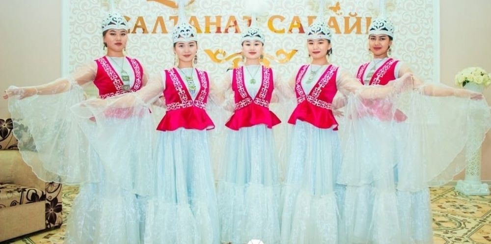 танцевальние костюмы