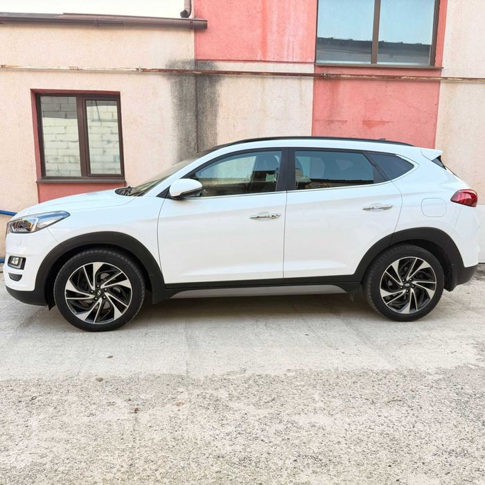 Hyundai Tucson 2.0 CRDi 185 CP 4WD Automată Luxury Full – Facelift TVA DEDUCTIBIL