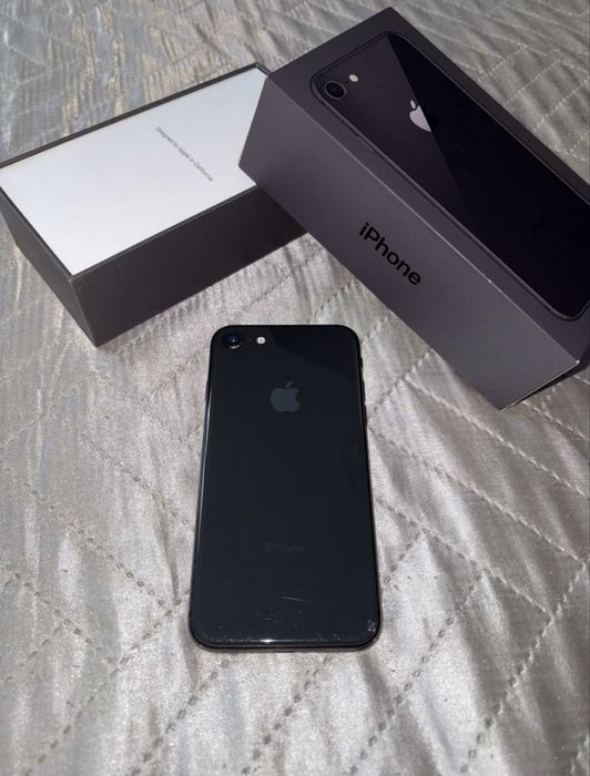 Айфон 8 64гб акб 76%