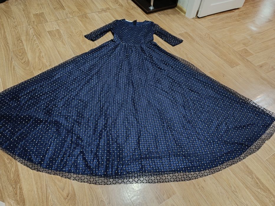 Вечернее женское платье