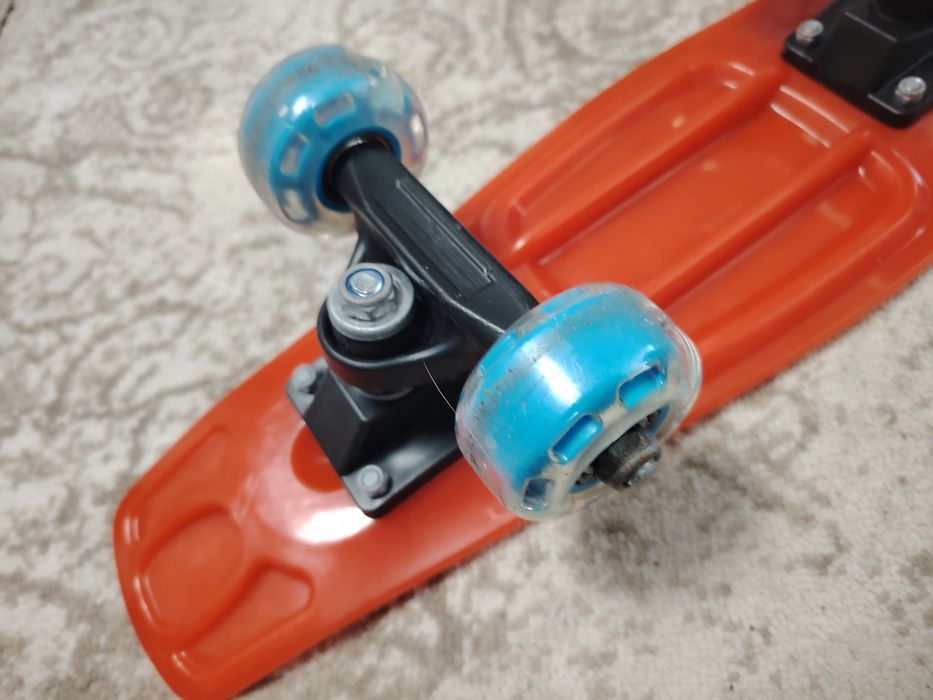 Skateboard cu leduri