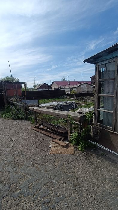 Продается дом на два хозяина.