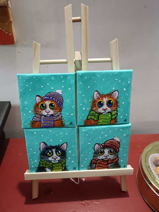 Малки котета на платно