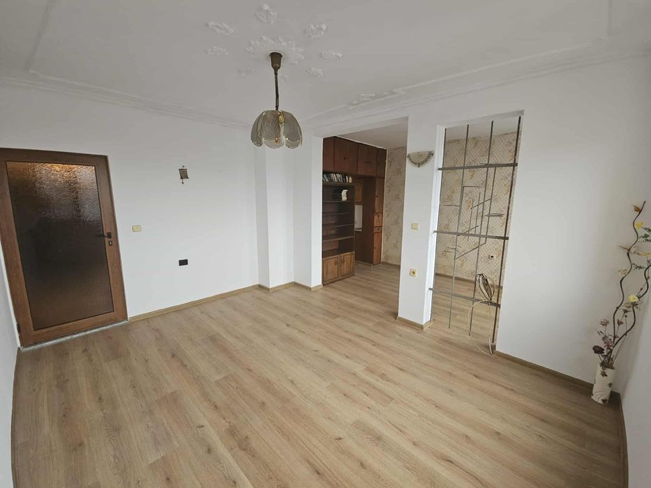 Продава се Двустаен апартамент в София, Оборище - 63 кв.м за 1747 €/кв.м - Снимка #3