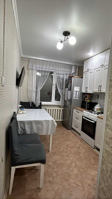 Продается 2 комн квартира Васильковский, 35