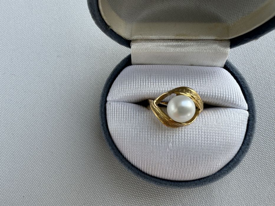 Inel din aur si perla