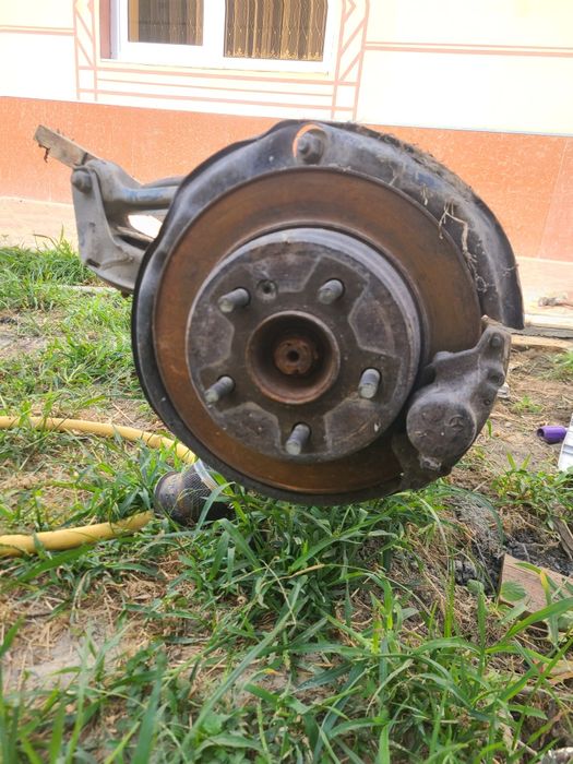 Запчасти на 124 mercedes-benz