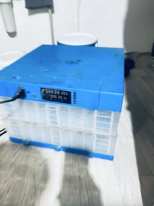 Продам инкубатор