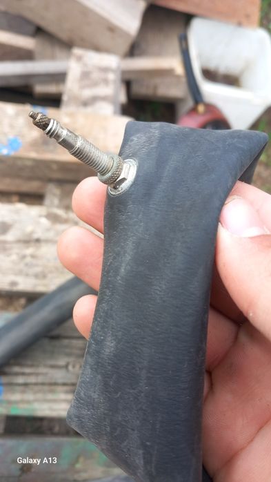 Продавам 2бр външи гуми 20"цола и 2бр капли