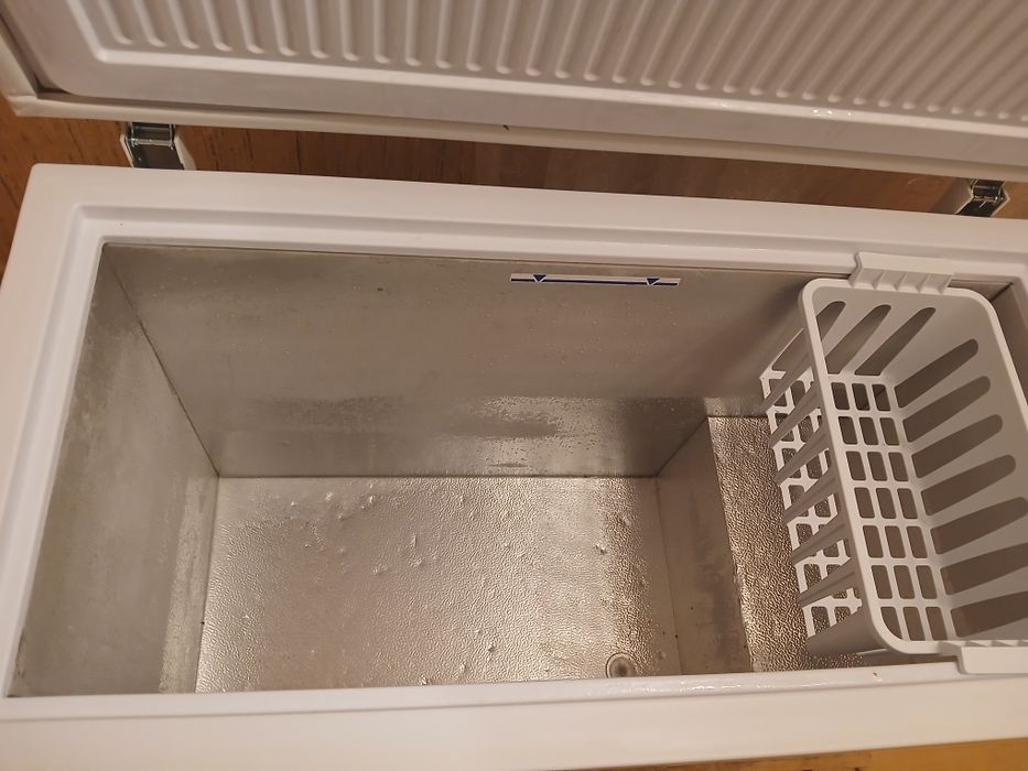Продам морозильную камеру