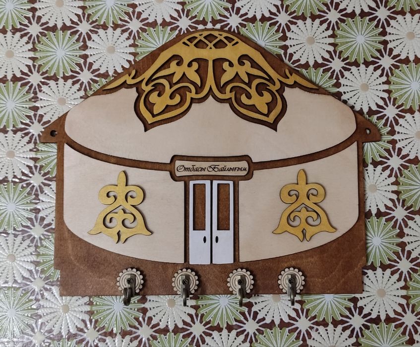 Ключница настенная.