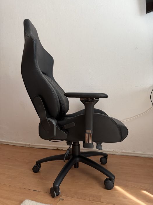Scaun gaming Razer