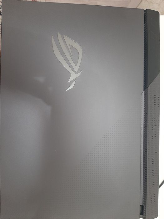 Продам Игровой ноутбук  ASUS ROG Strix