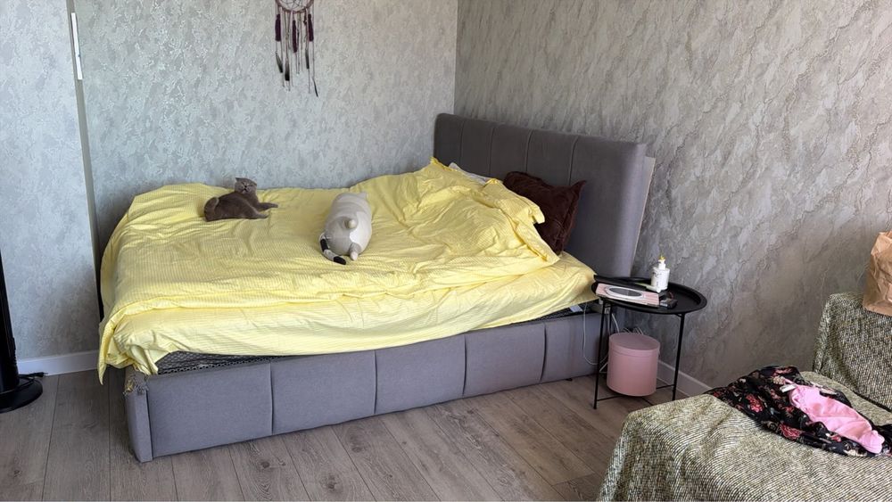 Продам кровать с матрасом