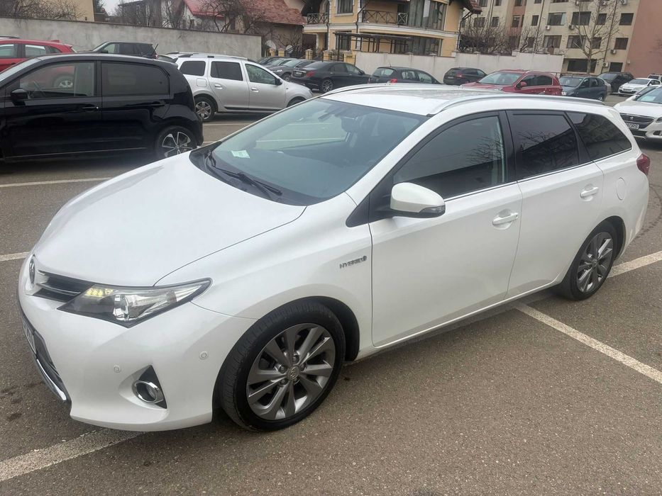 Toyota Auris 1.8 Hybrid Automat