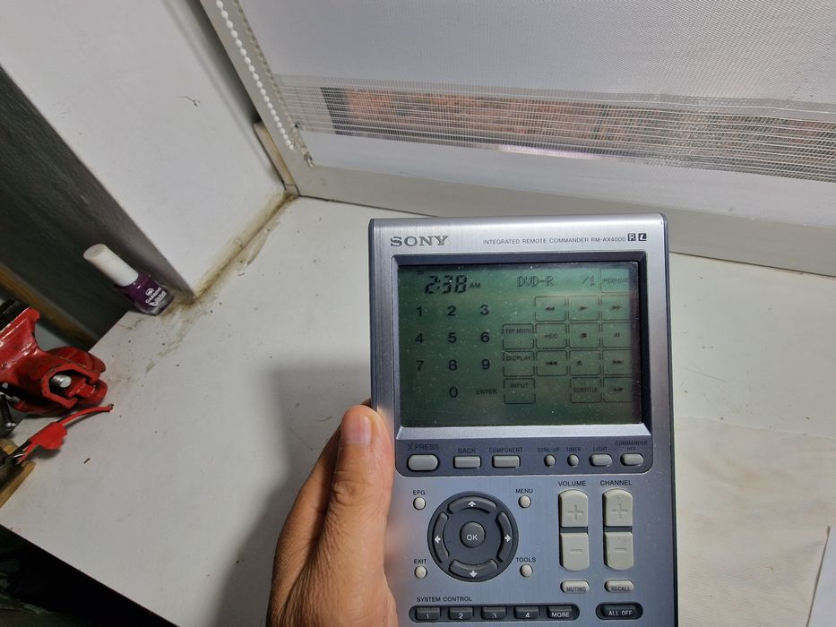 Vind telecomanda ptr scule sony audio - tv