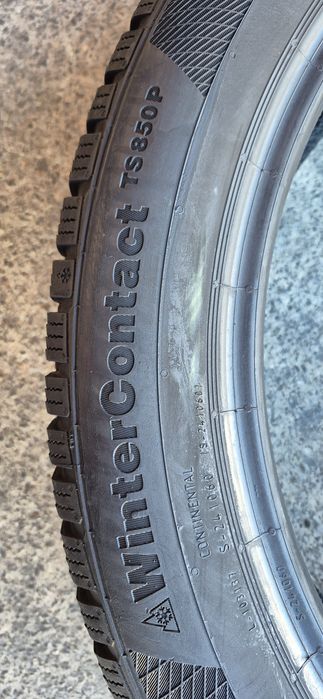 4 anvelope iarna ca si noi Continental 195/55/20.Pretul este pe bucata