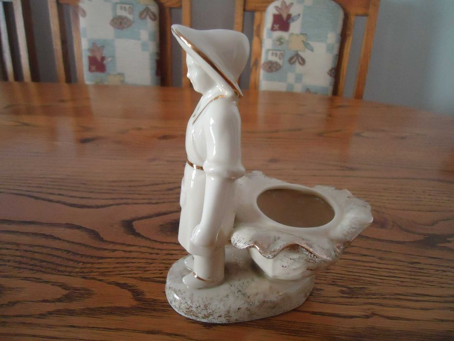 Порцеланова фигура с позлата