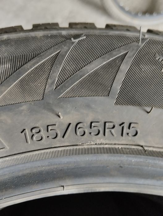 Продам комплект зимних шин