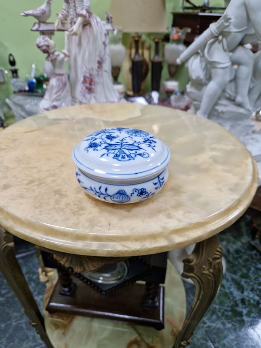 Прекрасна антикварна колекционерска порцеланова бижутерка Meissen