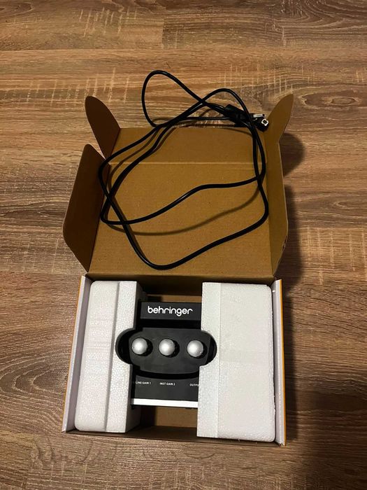 Interfata Audio Behringer U-Phoria UM2 Aproape Noua