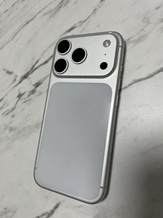 Iphone 17 pro E sim 256 GB