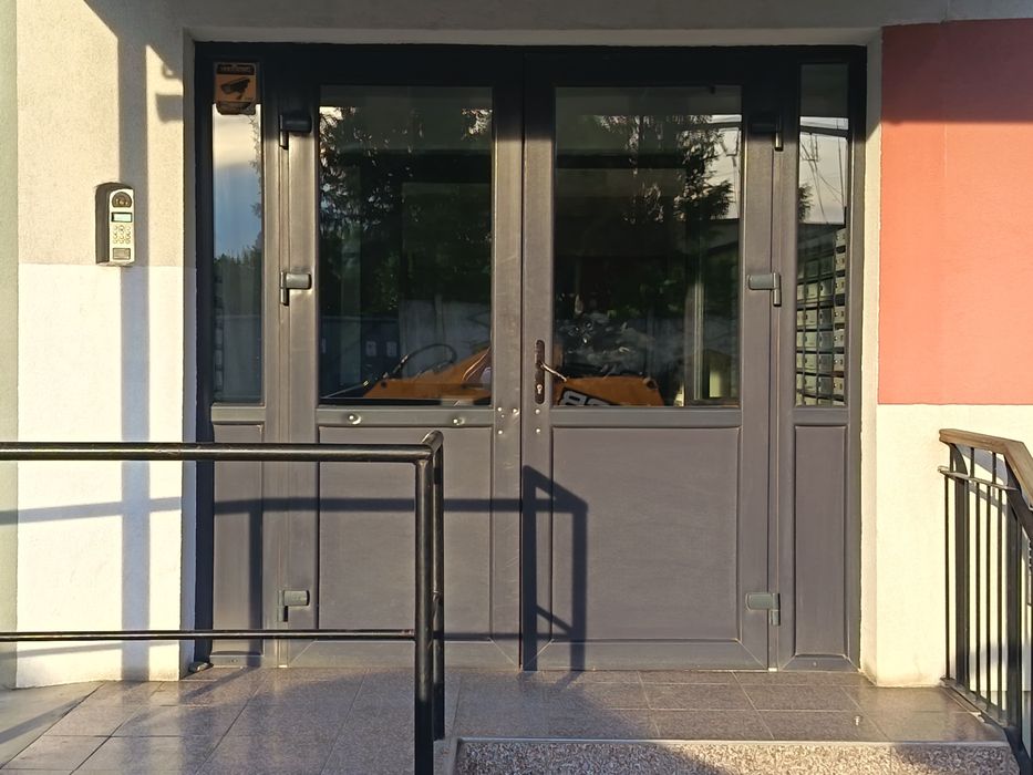Inchiriez Garsoniera în Regim Hotelier