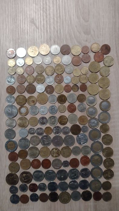 Vând colecție rară de monede și bancnote vechi străine și Românești