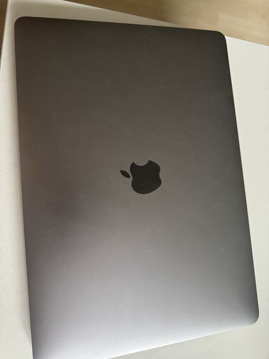 Laptop MacBook Pro 13” 2020 i7 16GB 512 SSD