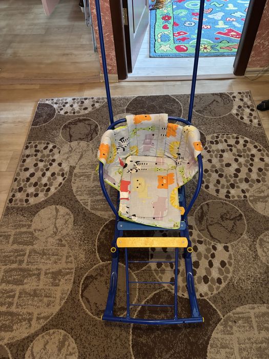 Продам санки в хорошем состоянии