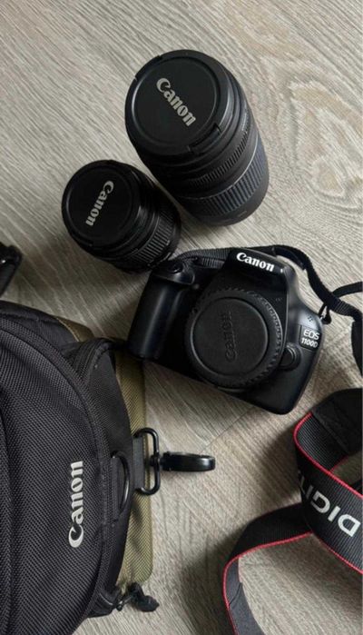 Canon EOS 1100D + 2 obiective - Set complet pentru fotografie