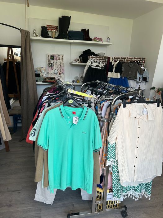 Vand haine outlet cantitate mare cu factura sau fara la pret de second hand