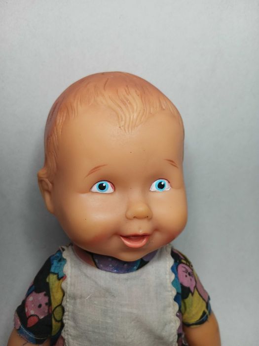 Papusa veche Aradeanca Antonel,haine originale, perioada comunista RSR