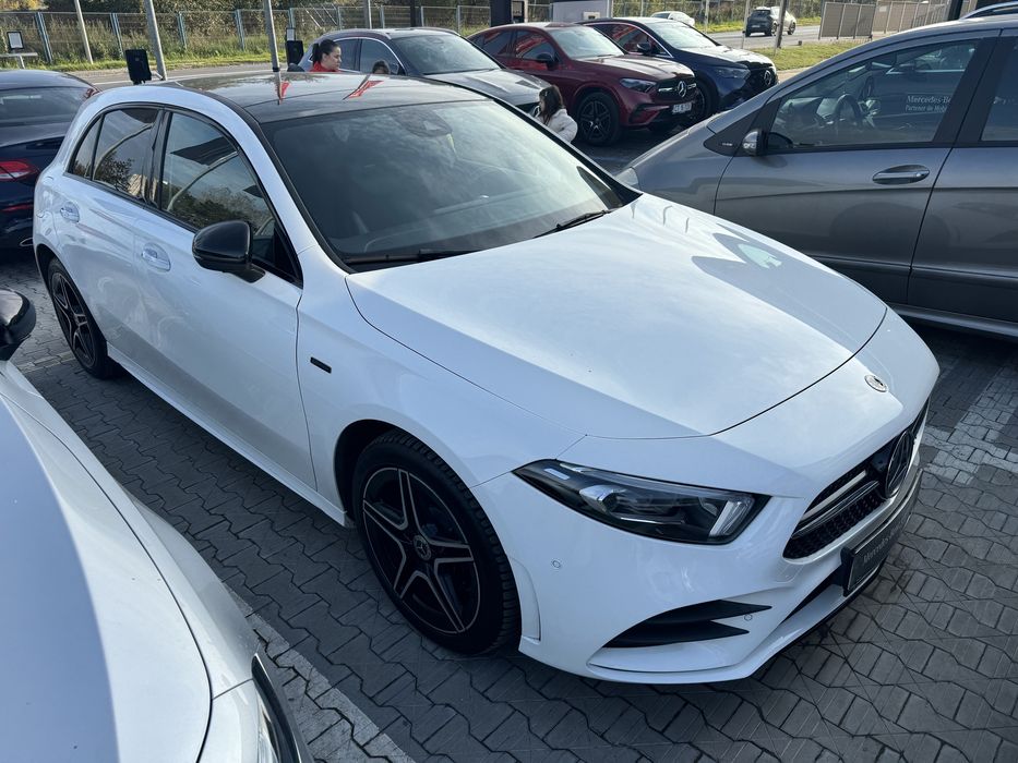 Mercedes-Benz A250e AMG Line Premium | Full Option rar |218 cp