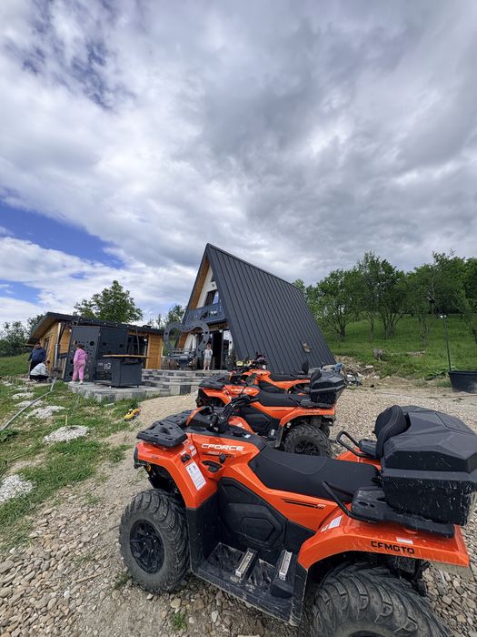 A frame/ciubar/teren de tenis/ ATV-uri
