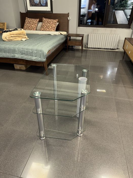 Стеклянная тумба под телевизор “SONA”