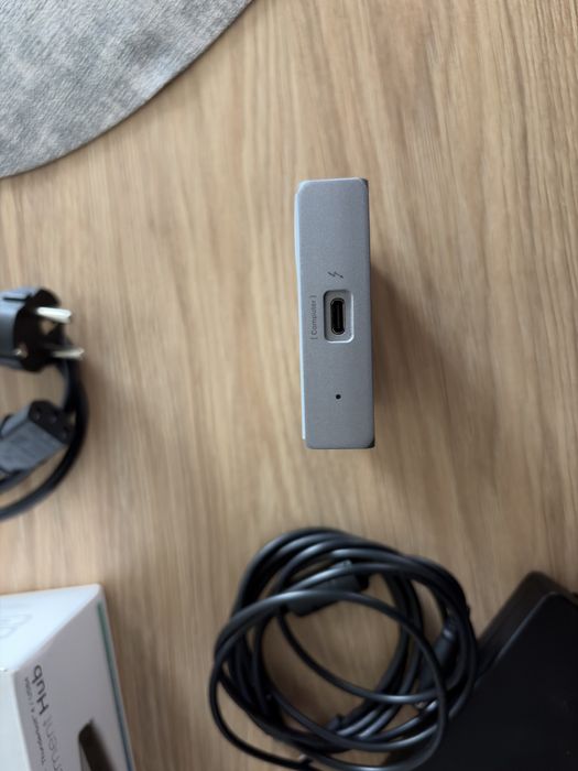 CalDigit Thunderbolt 4 Element Hub - 8 porturi, cutie completa