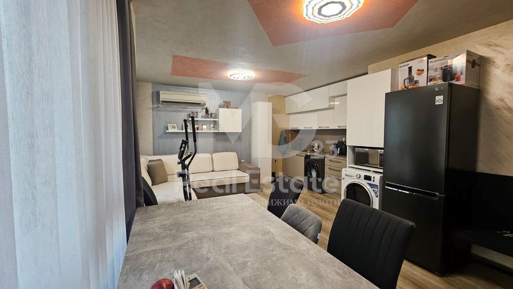 Продава се Двустаен апартамент в Пловдив, Кършияка - 68 кв.м за 1045 €/кв.м - Снимка #1