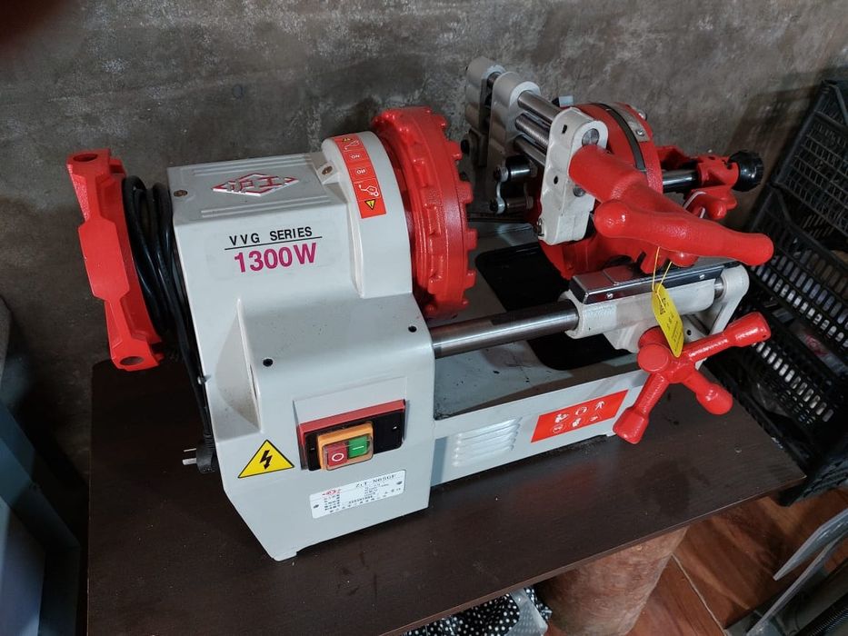 Резьбонарезной станок для труб диаметром до 65 мм