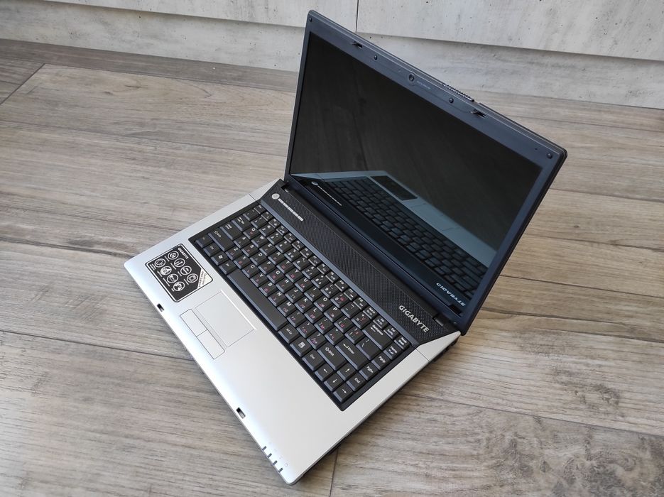 Лаптоп GIGABYTE W566U-Core Duo T5550