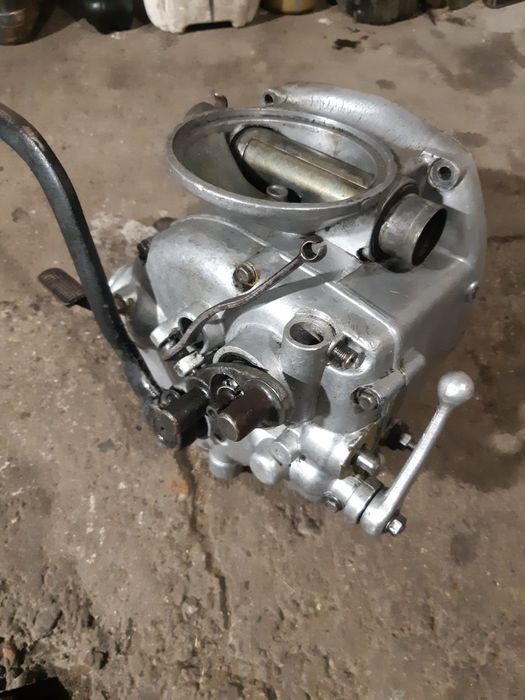 Продам запчасти на  мотоцикл Урал  и  Днепр.