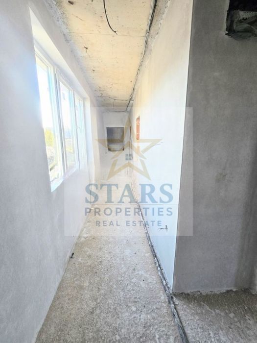 Продажба Къща гр. Аксаково - с. Яребична 175m² и двор 580m²
