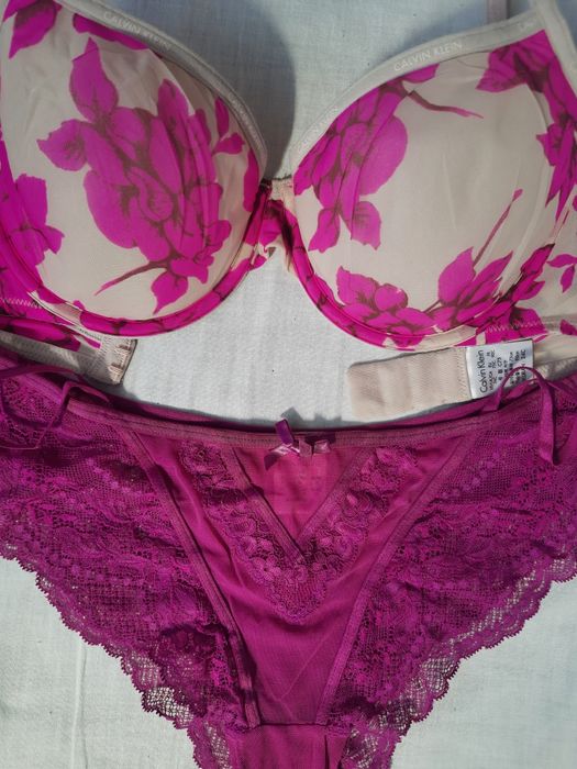 Calvin Klien сутиени