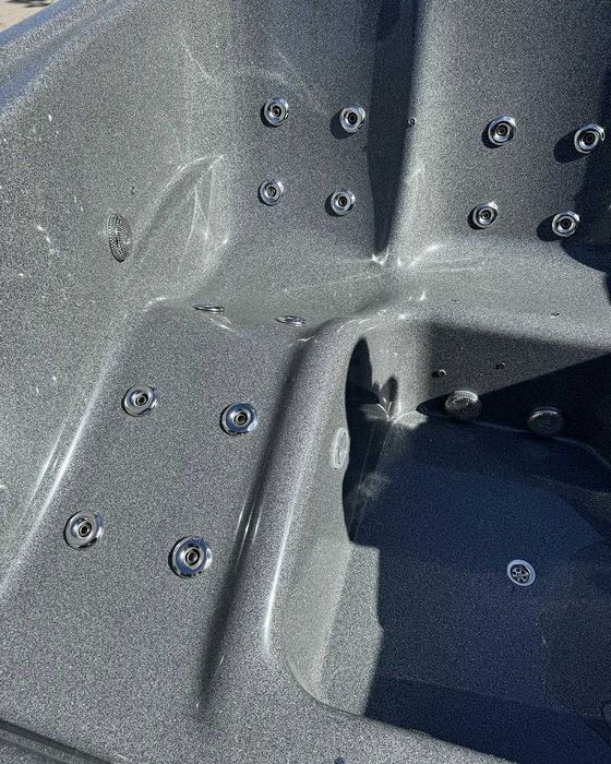 Ciubar jacuzzi patrat NOMAD