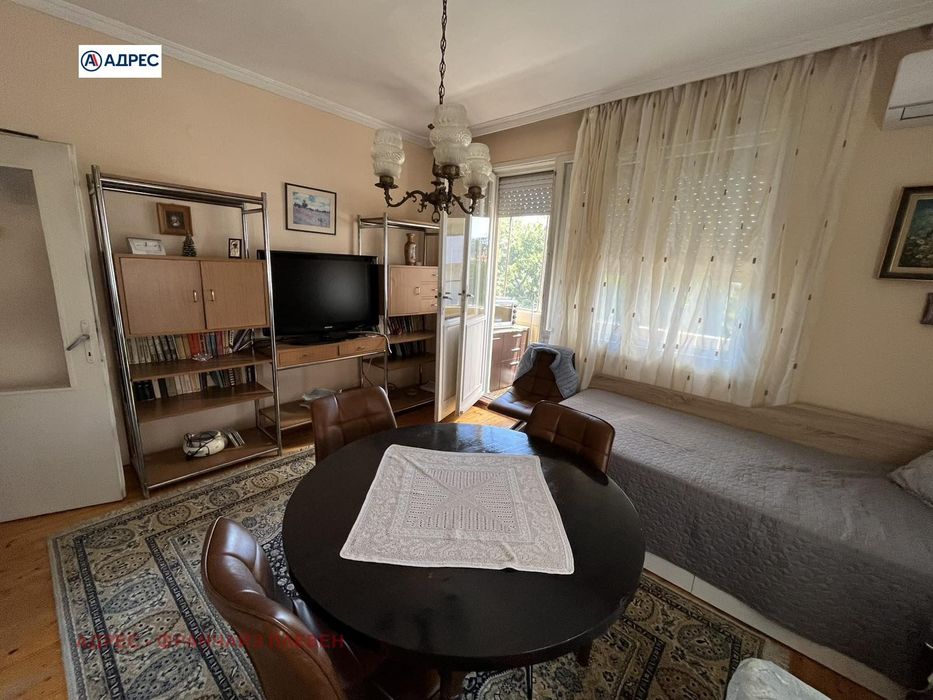 Продава се Тристаен апартамент в Ловеч, Център - 101 кв.м за 1139 €/кв.м - Снимка #1