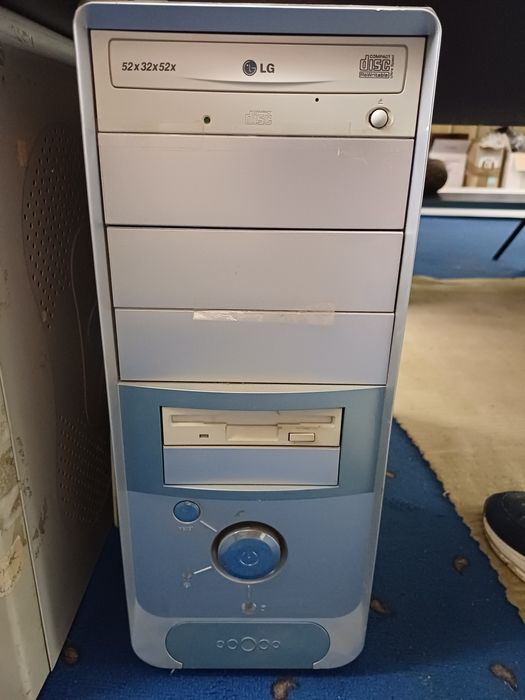 Placă de bază PCChips M852 + procesor + RAM funcțională ideal retro