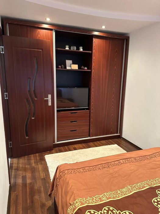 Ofer spre închiriere apartament cu 2 camere